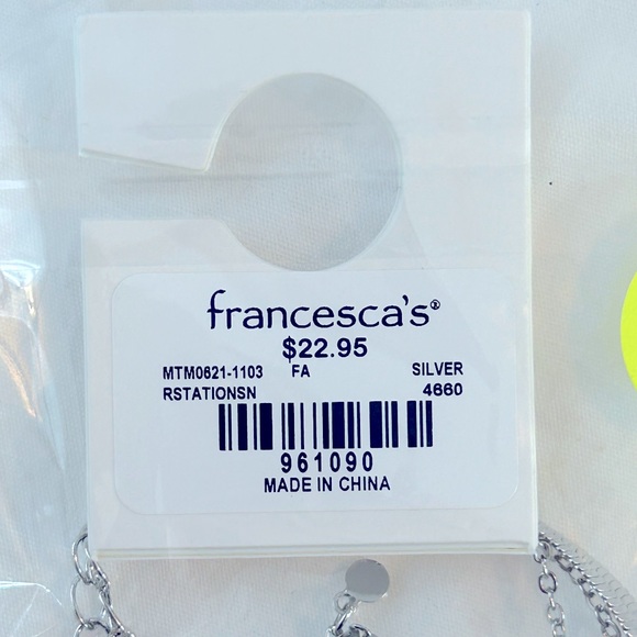 NWT Francesca’s Collection Fallon Layered Moon Pendant Necklace - Picture 5 of 8